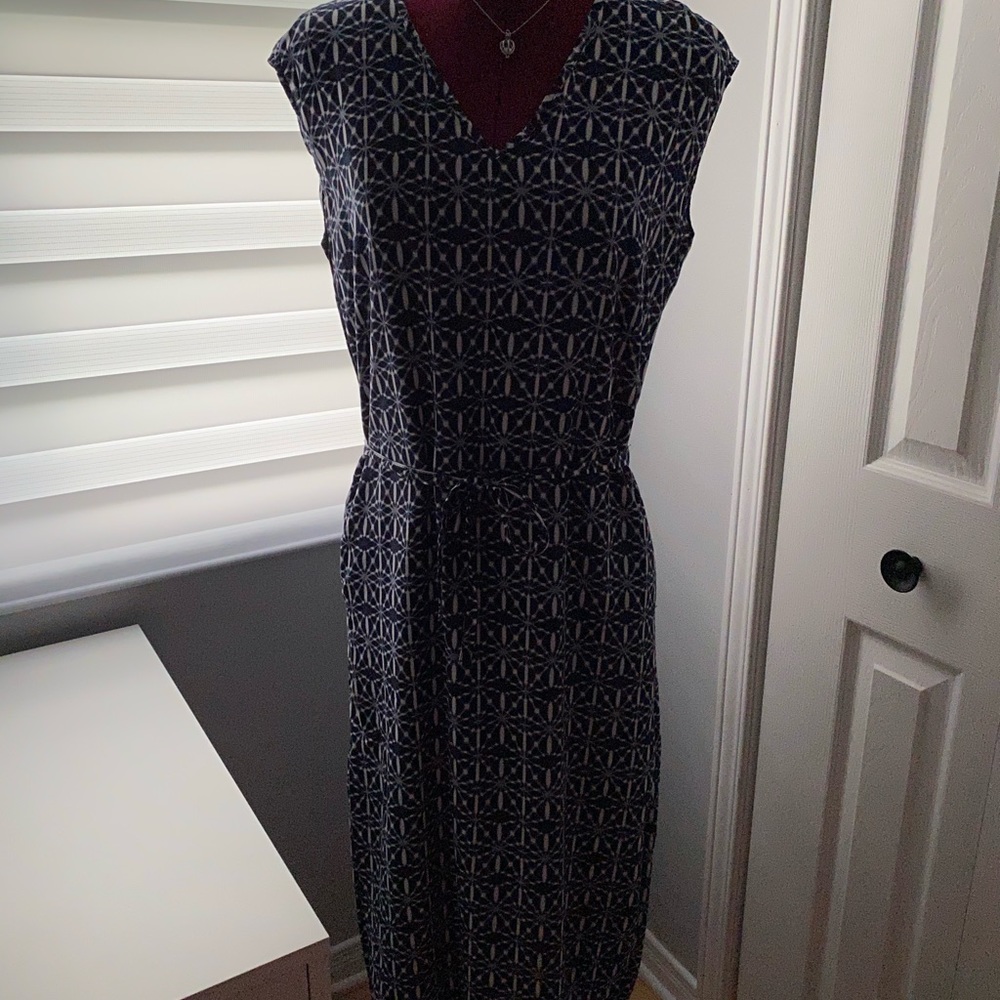 🌺 Joe Fresh Mid-length Dress with Pockets!